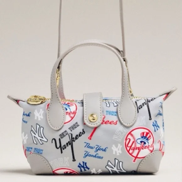 STONEY CLOVER Lane Gray Baseball Pouchette Crossbody Bag Yankees - Picture 2 of 4